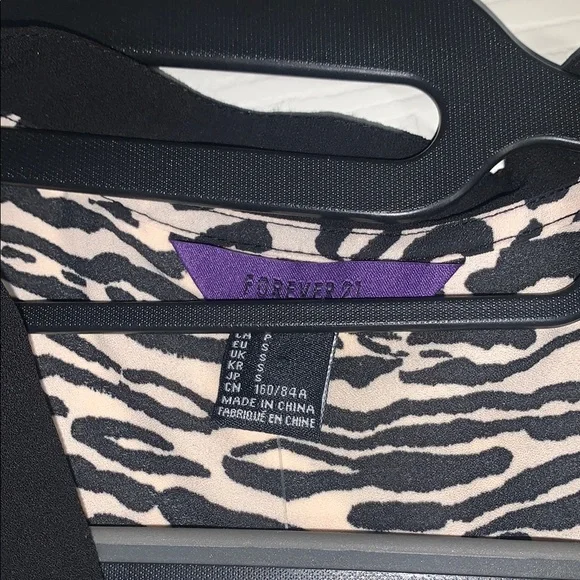 NWT forever 21 Chic Leopard Print Black Dress size s - Picture 4 of 9